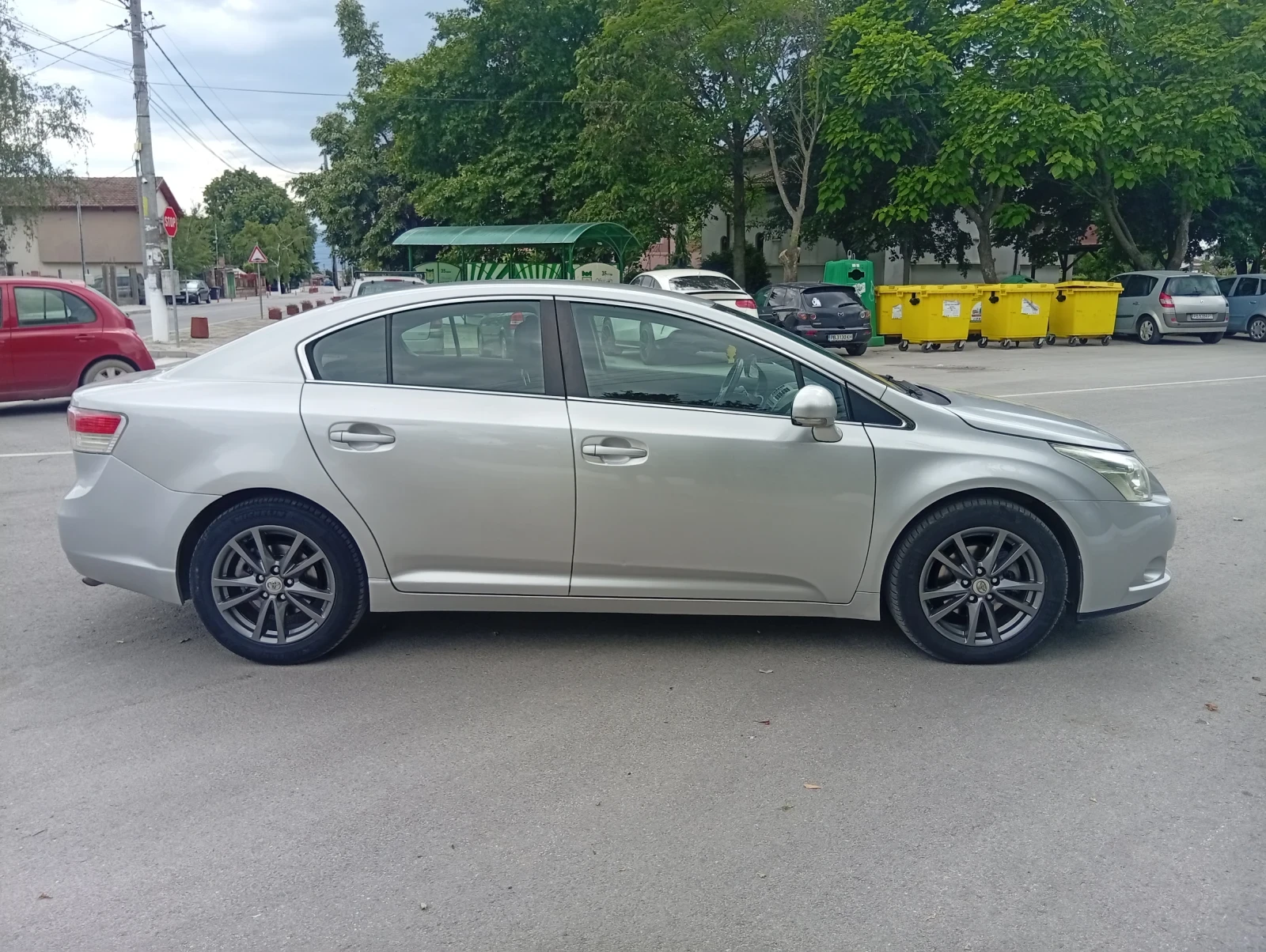 Toyota Avensis 2.0D4D 126kc, снимка 4 - Автомобили и джипове - 54974270