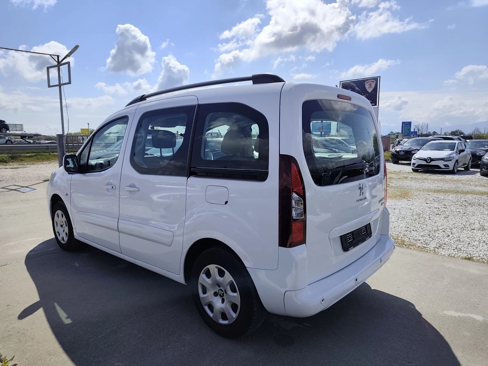 Peugeot Partner FACE, 5 врати, снимка 4 - Автомобили и джипове - 55057608