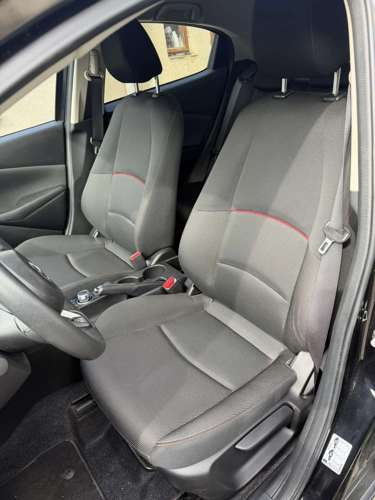 Mazda 2 1.5i HOMURA, снимка 8 - Автомобили и джипове - 55529910