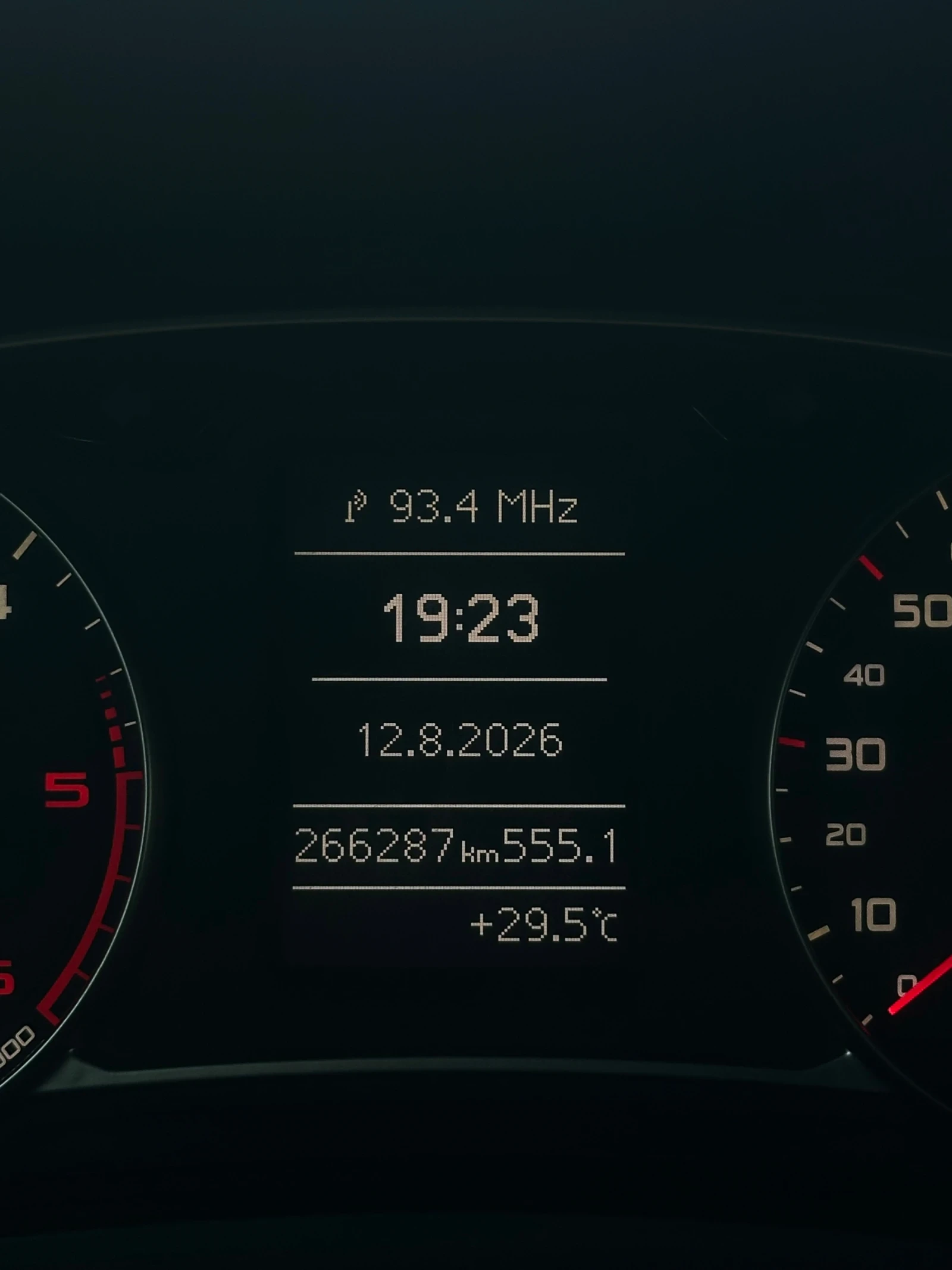 Audi A1 1.6 TDI S Line , снимка 12 - Автомобили и джипове - 55697801