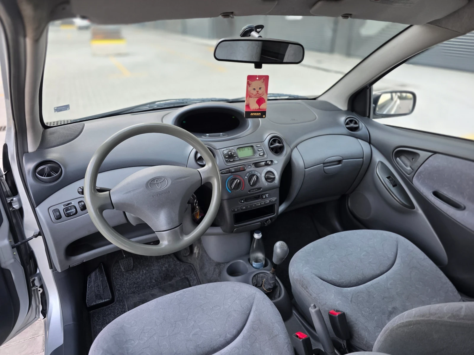 Toyota Yaris 1.0 VVT-I 70 коня, снимка 13 - Автомобили и джипове - 56170828