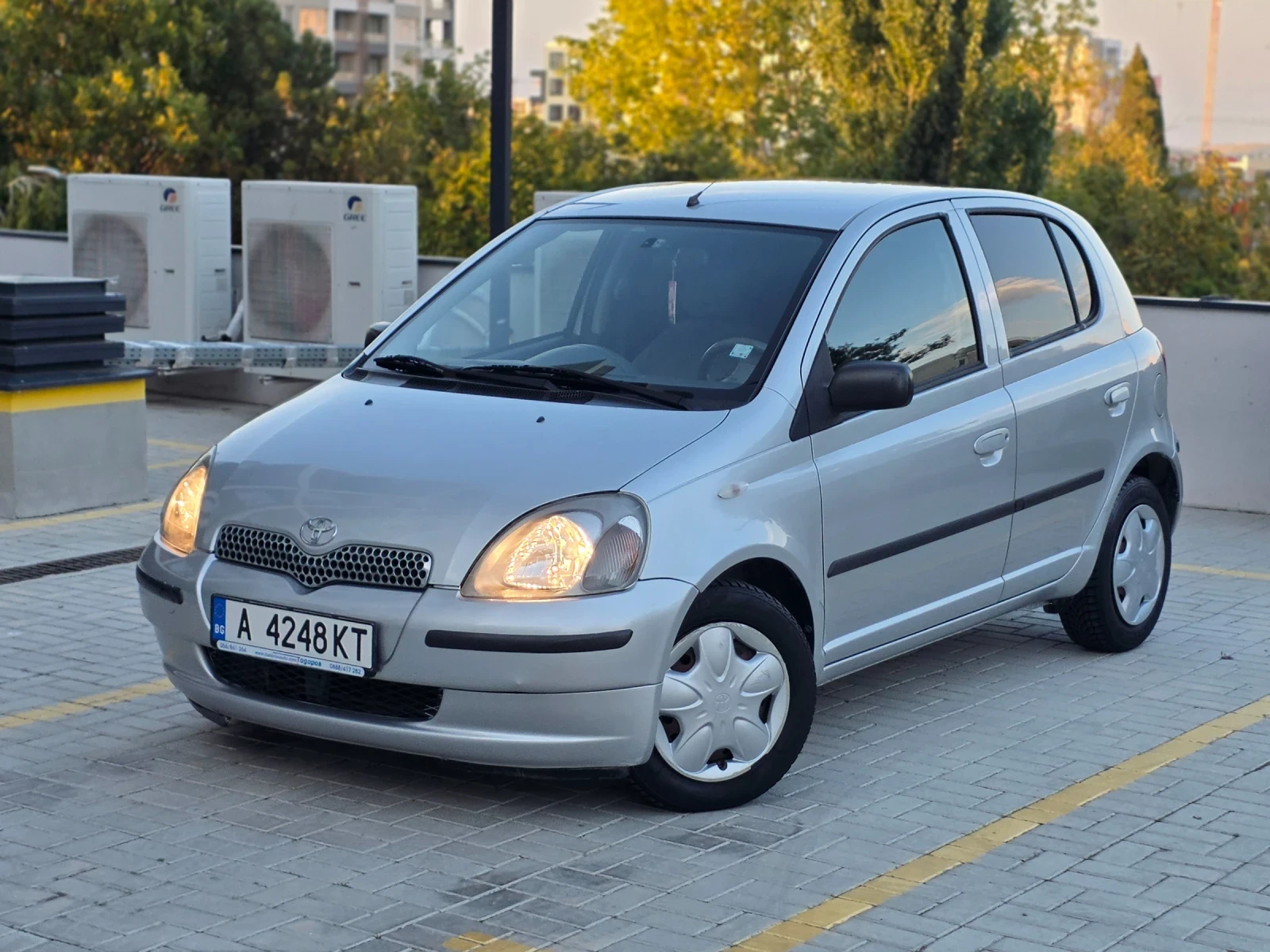 Toyota Yaris 1.0 VVT-I 70 коня