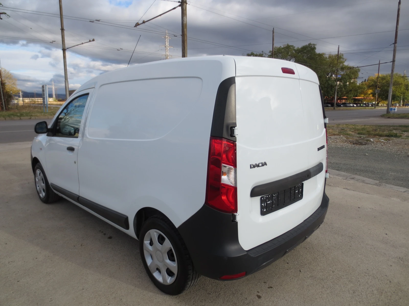 Dacia Dokker 1.6 i , снимка 7 - Автомобили и джипове - 56707493