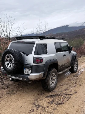 Toyota Fj cruiser - 30000 € / 58674.90 лв. - 70441764 4