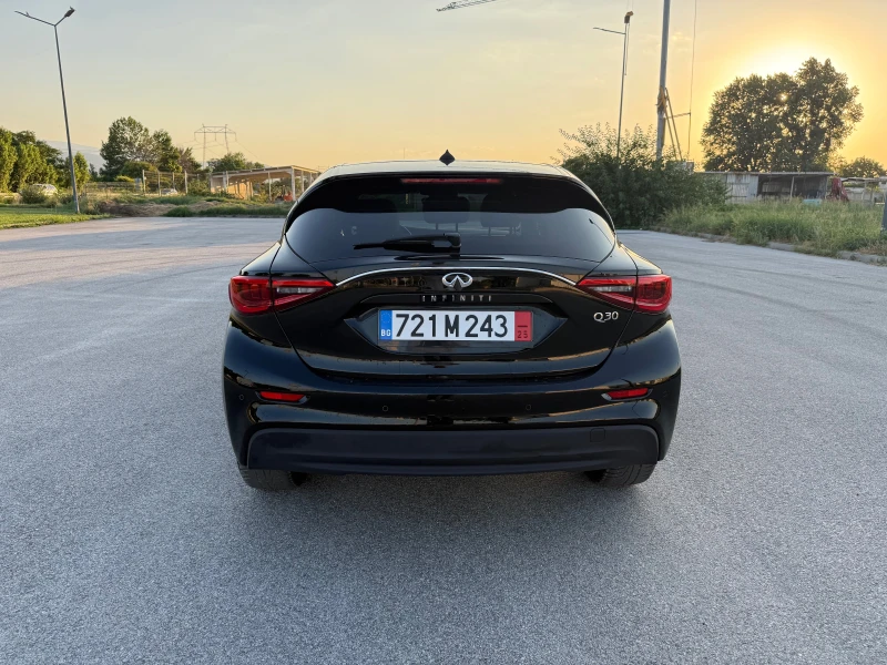 Infiniti Q30 1, 5dci-automat-top-koja-navi-panorama, снимка 6 - Автомобили и джипове - 50886699
