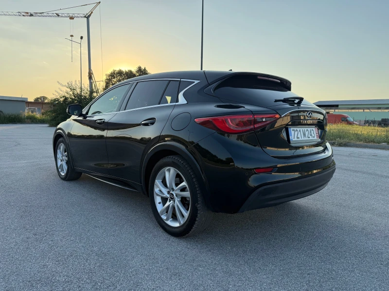 Infiniti Q30 1, 5dci-automat-top-koja-navi-panorama, снимка 5 - Автомобили и джипове - 50886699