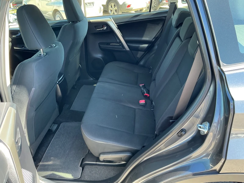 Toyota Rav4 2.0 D4D, снимка 15 - Автомобили и джипове - 51759983