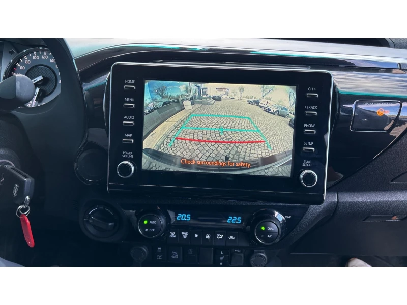 Toyota Hilux 4WD, Double Cab, AT, Месечна вноска от 800 лв., снимка 15 - Автомобили и джипове - 52635429