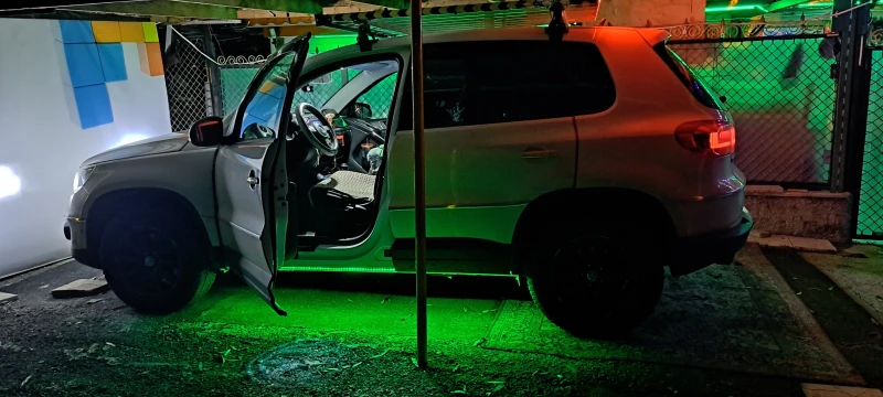 VW Tiguan, снимка 8 - Автомобили и джипове - 52684493