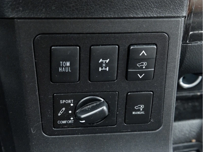 Toyota Sequoia * 4WD Platinum 5.7L* , снимка 15 - Автомобили и джипове - 52838778