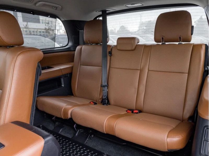 Toyota Sequoia * 4WD Platinum 5.7L* , снимка 8 - Автомобили и джипове - 52838778