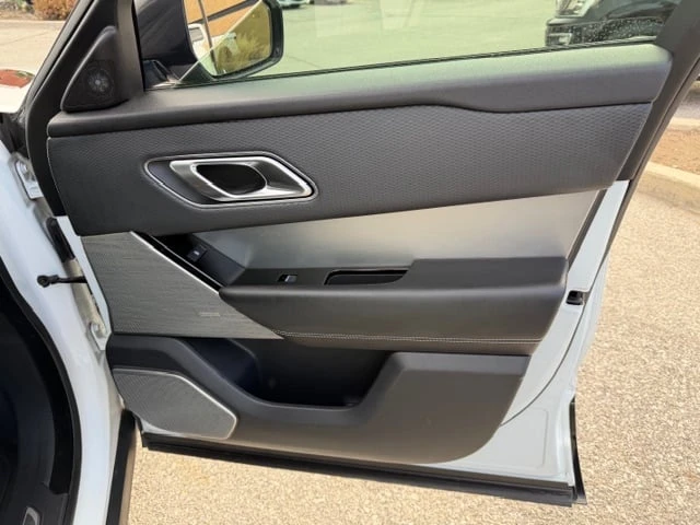 Land Rover Range Rover Velar 2020 R Dynamic S* CARFAX * БЕЗ ПЪРВОНАЧАЛНА ВНОСКА, снимка 17 - Автомобили и джипове - 53110886