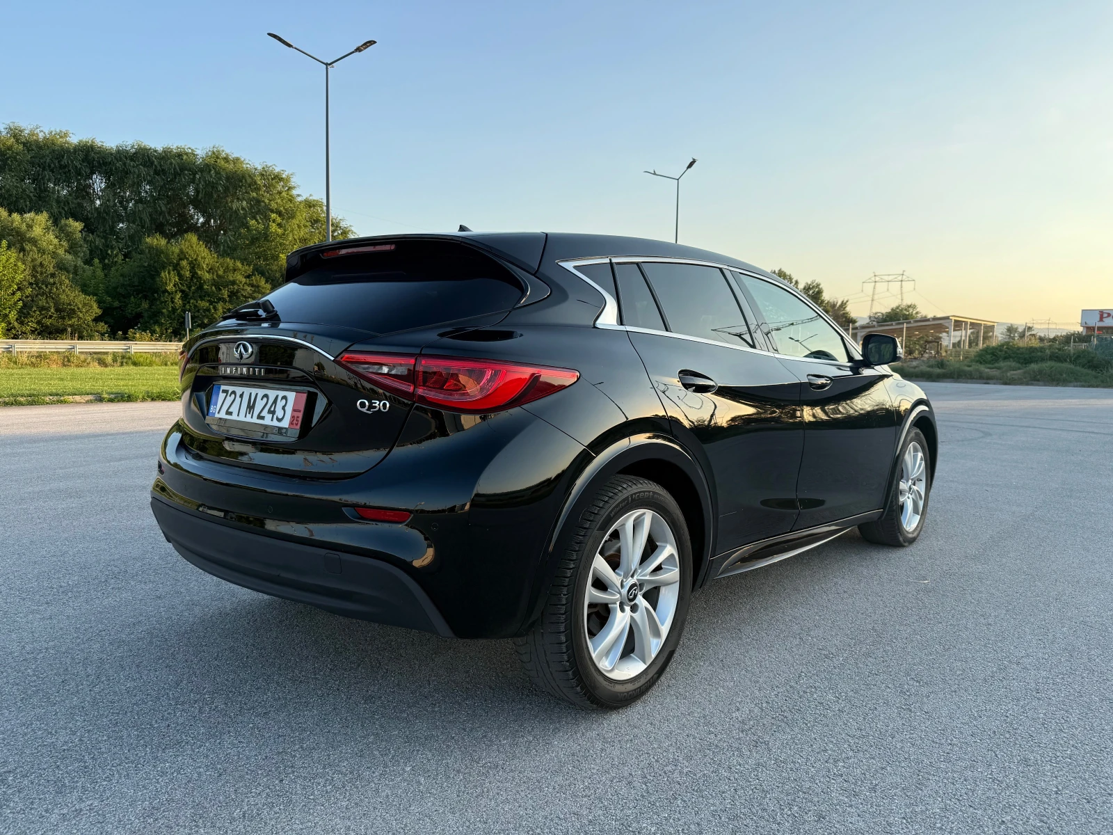 Infiniti Q30 1, 5dci-automat-top-koja-navi-panorama - изображение 7