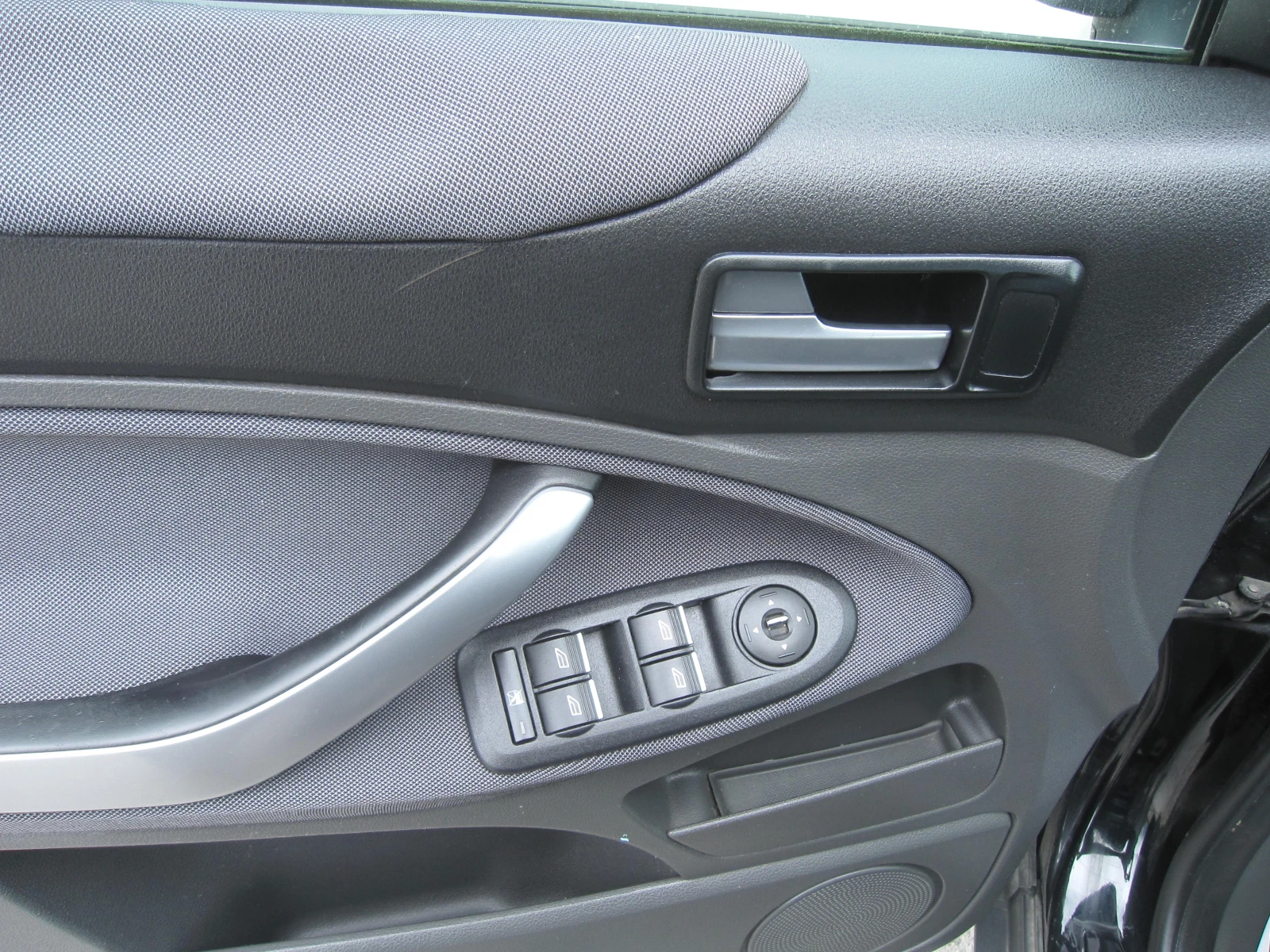 Ford Kuga 2, 0-tdci, снимка 9 - Автомобили и джипове - 54574939