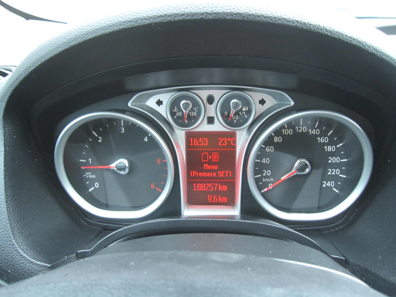 Ford Kuga 2, 0-tdci, снимка 8 - Автомобили и джипове - 54574939