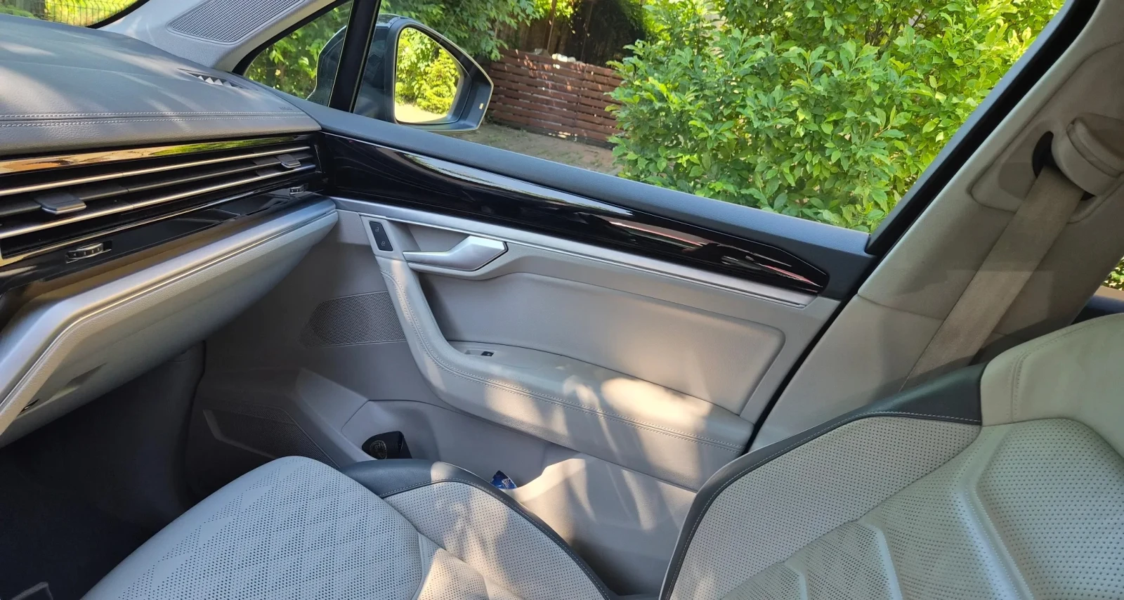 VW Touareg 3.0TDI 4Motion, снимка 6 - Автомобили и джипове - 54966559