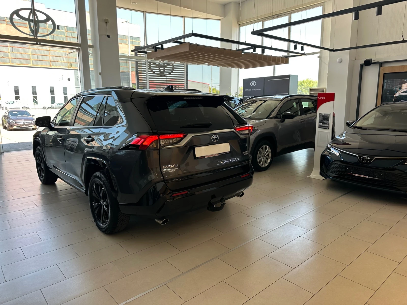 Toyota Rav4 Style, снимка 3 - Автомобили и джипове - 55704483