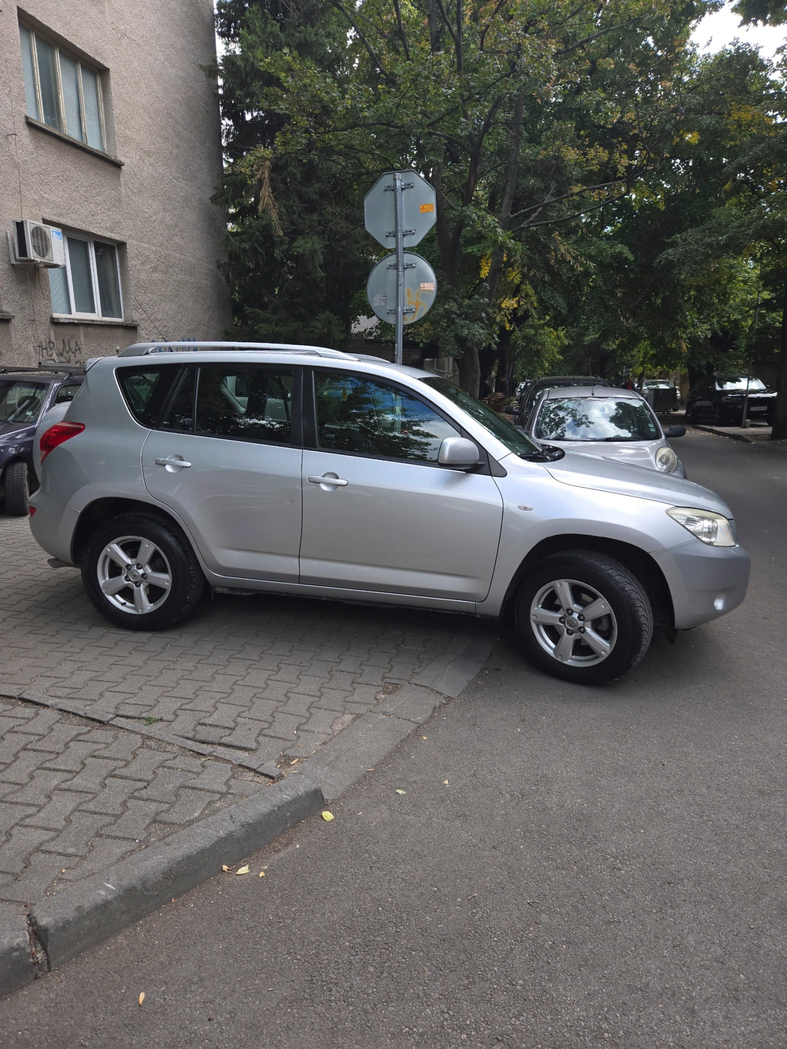 Toyota Rav4, снимка 10 - Автомобили и джипове - 56309258