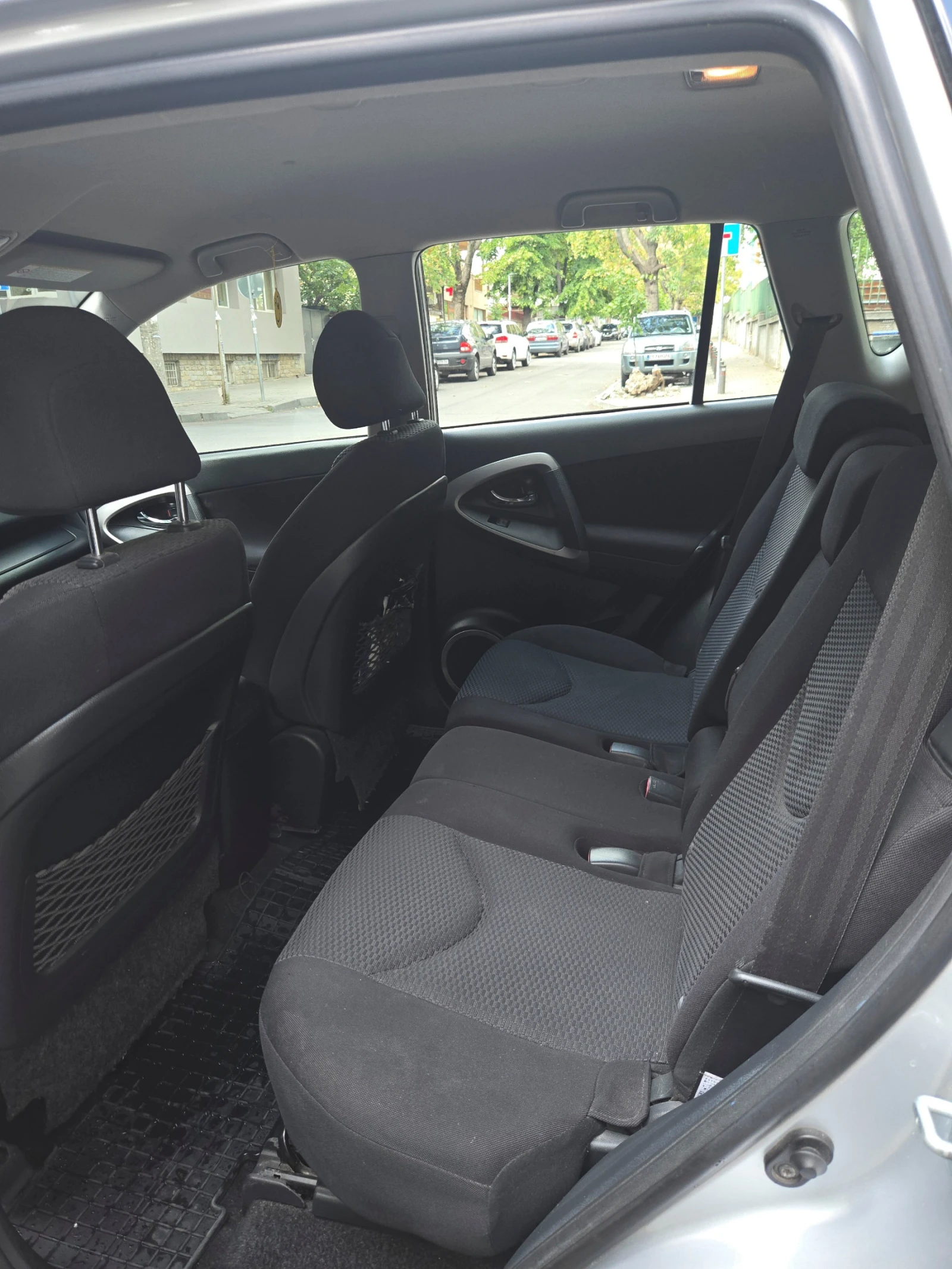 Toyota Rav4, снимка 4 - Автомобили и джипове - 56309258