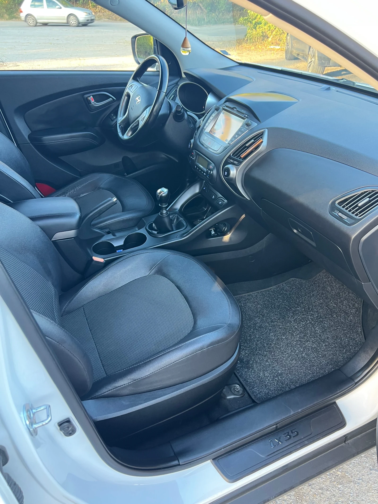 Hyundai IX35 1.7 Crdi, снимка 8 - Автомобили и джипове - 56567412
