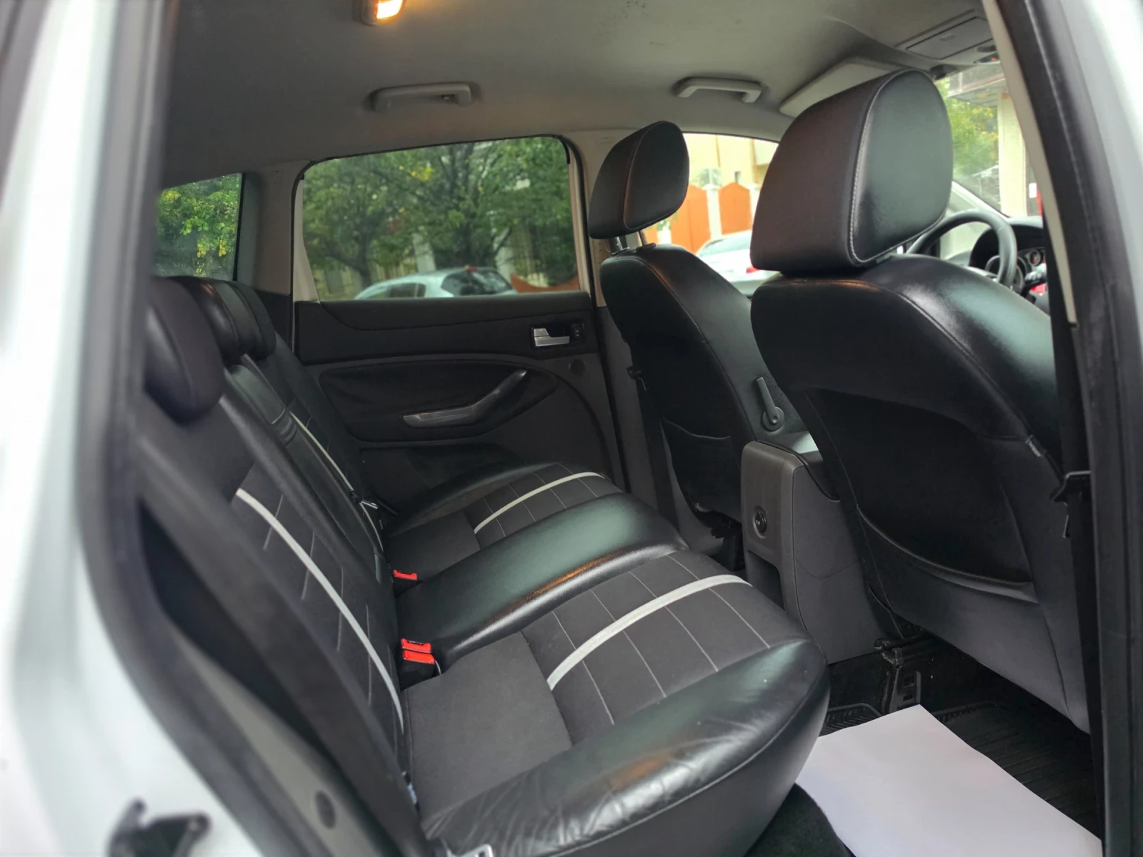 Ford Kuga 2.0HDI * TITANIUM * EURO5 * КЛИМАТРОНИК * ЛИЗИНГ *, снимка 15 - Автомобили и джипове - 56726119