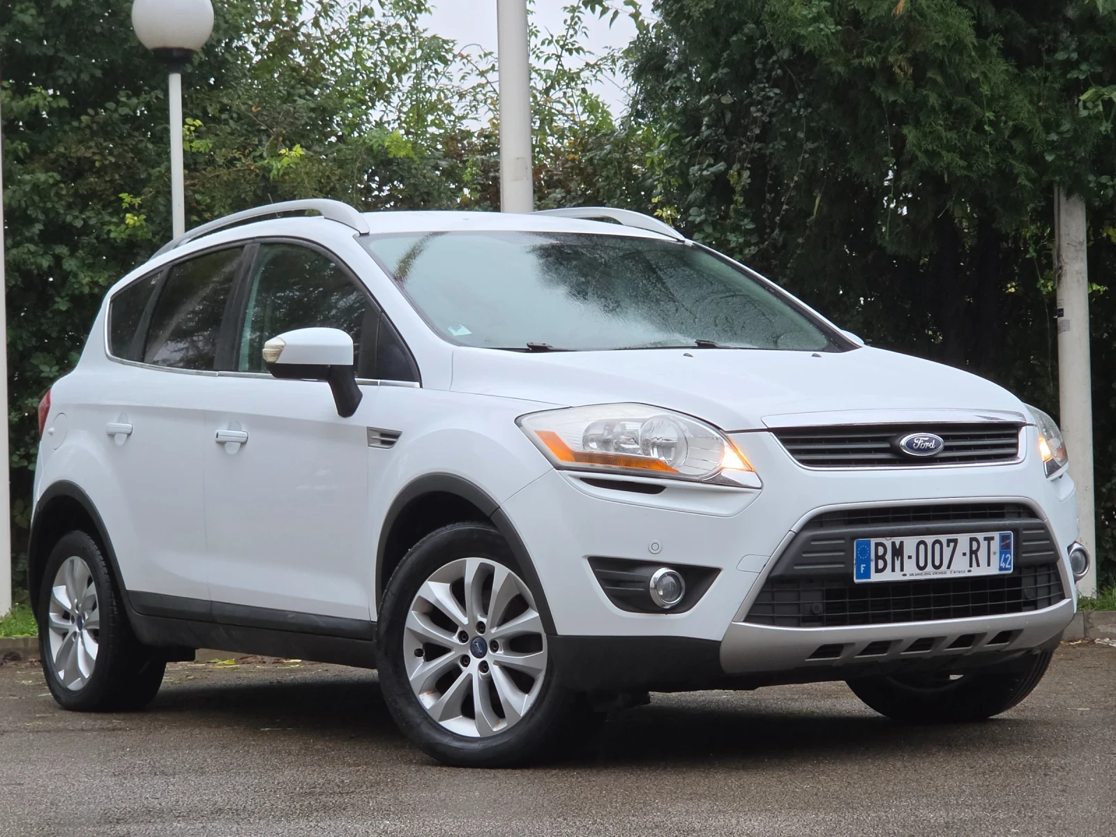 Ford Kuga 2.0HDI * TITANIUM * EURO5 * КЛИМАТРОНИК * ЛИЗИНГ *, снимка 6 - Автомобили и джипове - 56726119