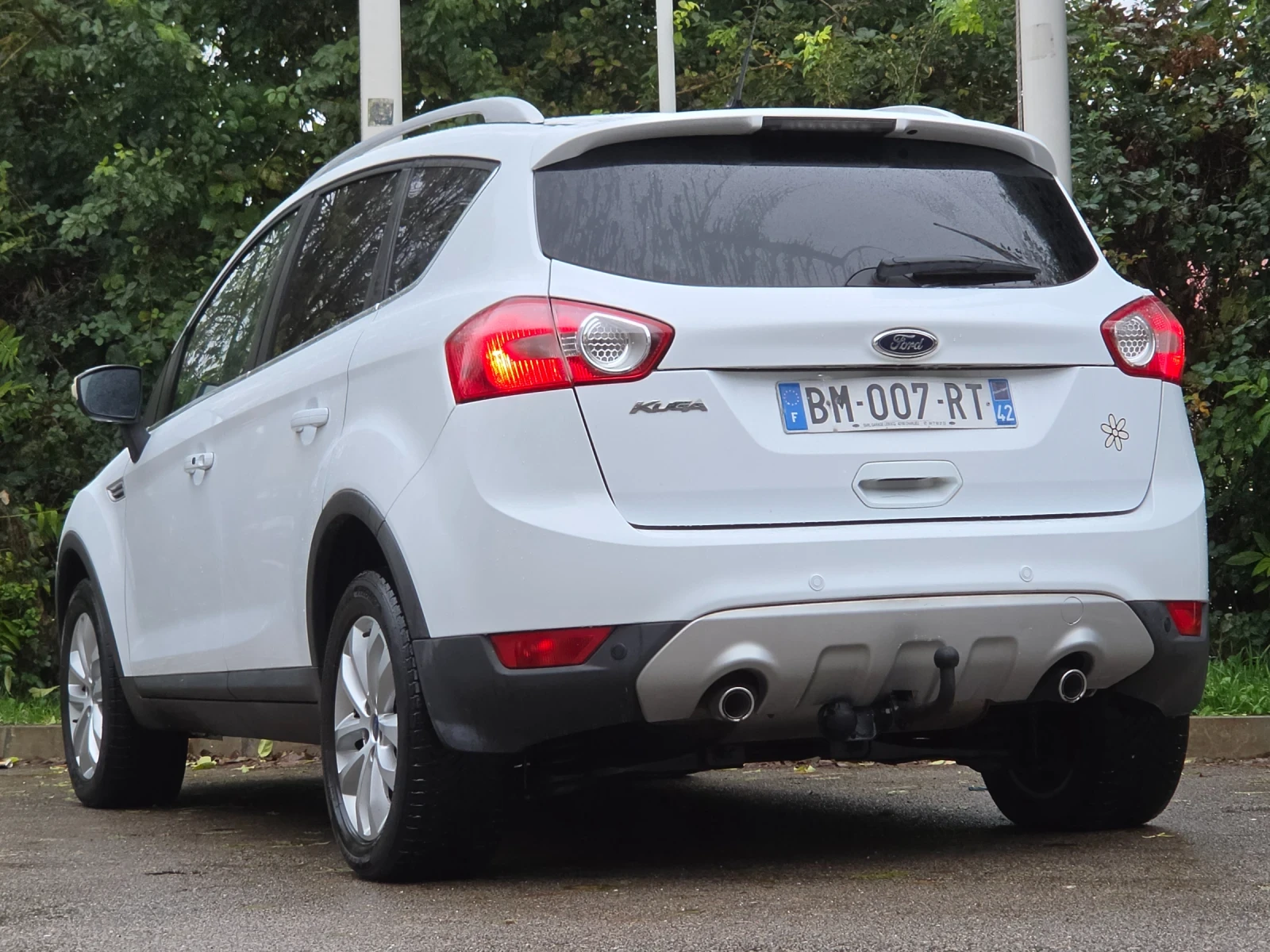 Ford Kuga 2.0HDI * TITANIUM * EURO5 * КЛИМАТРОНИК * ЛИЗИНГ *, снимка 5 - Автомобили и джипове - 56726119