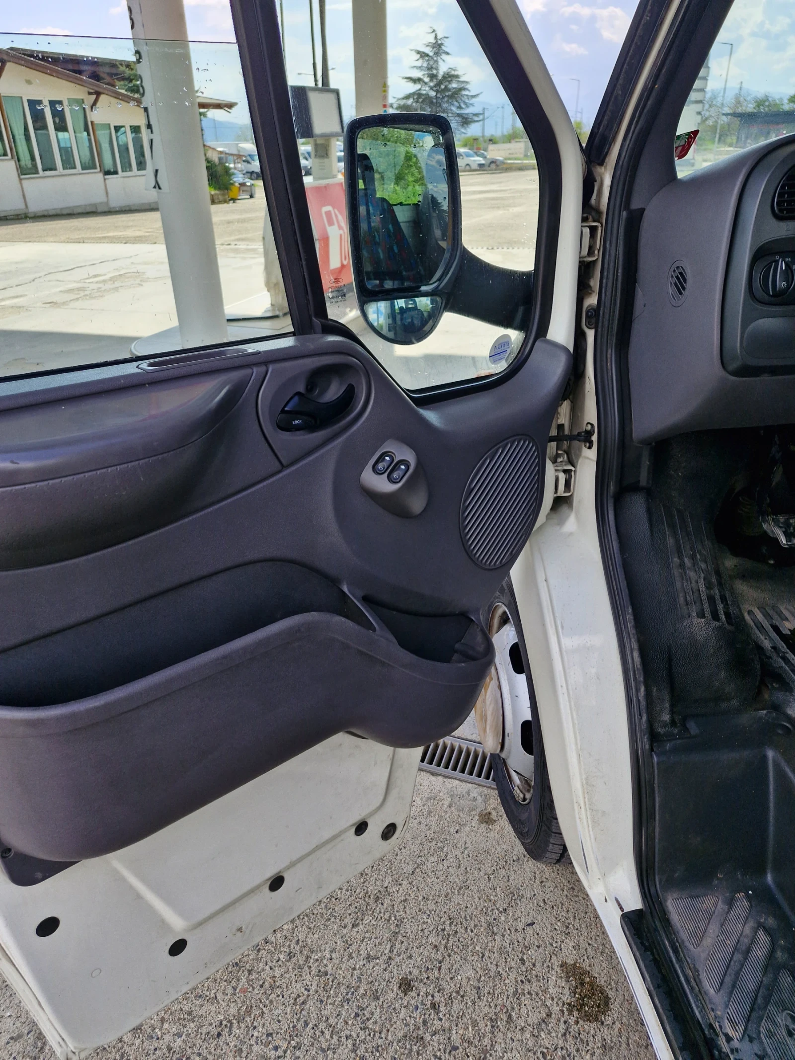 Ford Transit 2.4 115кс - изображение 9