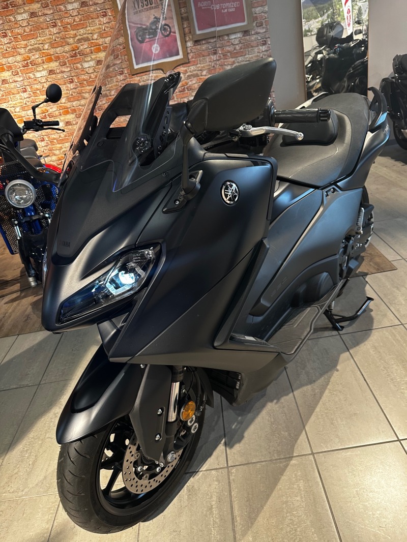 Yamaha T-max 560 1403км., 2022г., снимка 1 - Мотоциклети и мототехника - 46311033