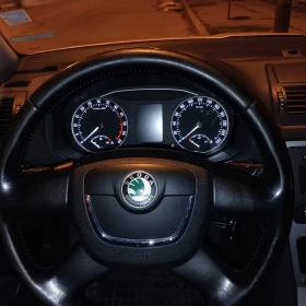 Skoda Octavia 2.0TDI, DSG - 9000 лв. / 4601.63 € - 86773941 7