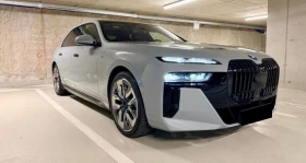 ������ BMW i7