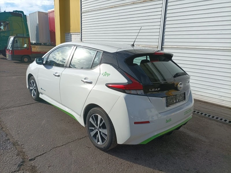 Nissan Leaf  40 kWh, снимка 4 - Автомобили и джипове - 38981398