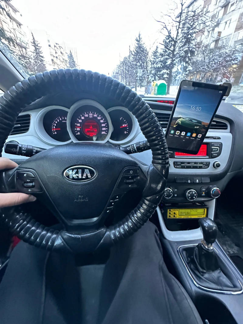 Kia Ceed TAXI, снимка 11 - Автомобили и джипове - 48759935