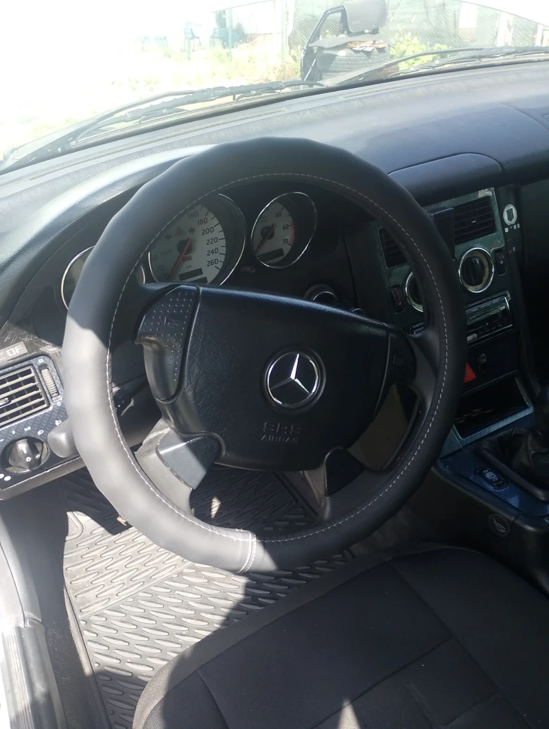 Mercedes-Benz SLK 200, снимка 10 - Автомобили и джипове - 48715584