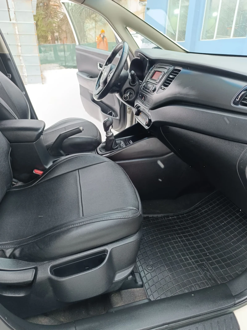 Kia Carens 1.7 CRDi Euro 6, снимка 13 - Автомобили и джипове - 49110005