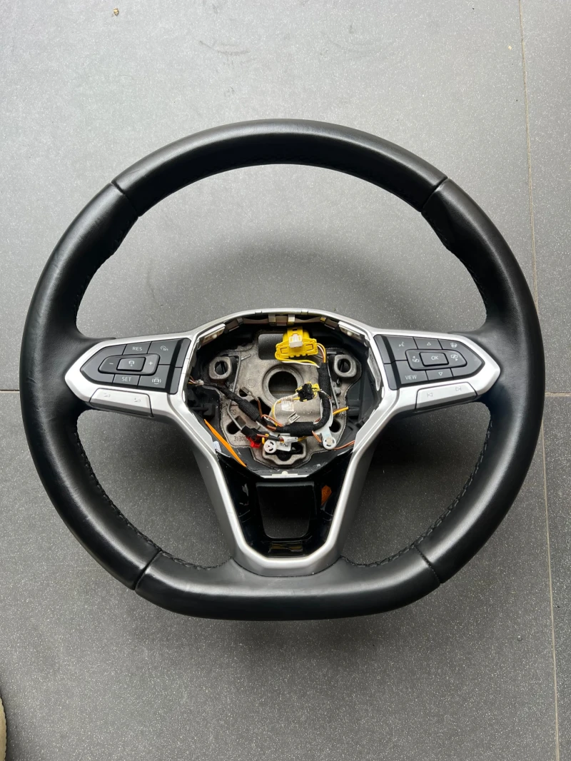 VW Golf 8, снимка 3 - Автомобили и джипове - 49376869