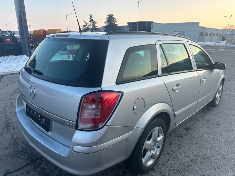 Opel Astra 1.7CDTI, снимка 3 - Автомобили и джипове - 49295530