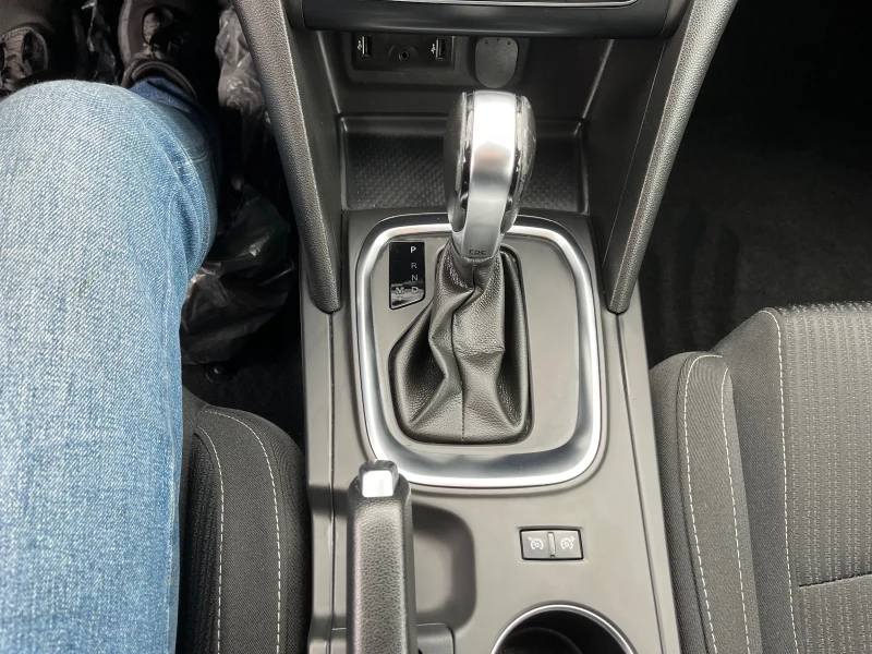 Renault Megane 1, 5 DCI АВТОМАТ, снимка 12 - Автомобили и джипове - 50492153