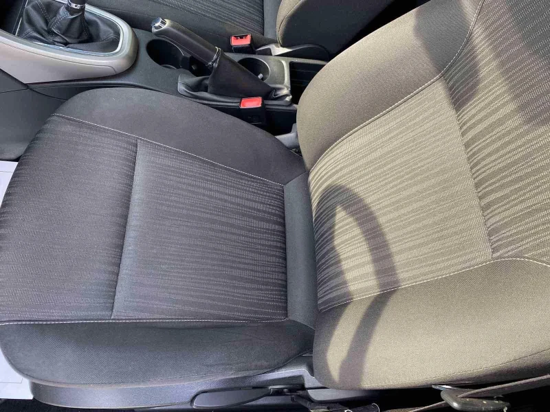 Opel Astra 1.4 GAS, снимка 15 - Автомобили и джипове - 52372559