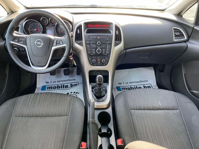 Opel Astra 1.4 GAS, снимка 13 - Автомобили и джипове - 52372559