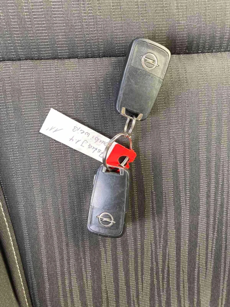 Opel Astra 1.4 GAS, снимка 16 - Автомобили и джипове - 52372559