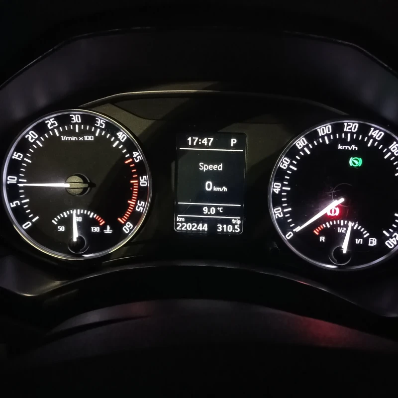 Skoda Octavia 2.0TDI, DSG, снимка 5 - Автомобили и джипове - 52597930