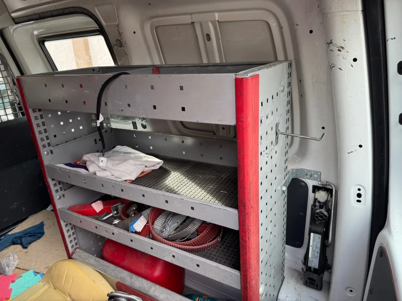 VW Caddy 1.6, снимка 6 - Автомобили и джипове - 52919349