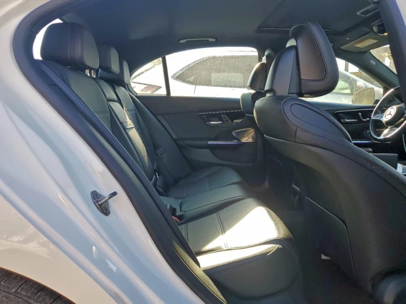 Mercedes-Benz C 300 4MATIC PANO MEMORY DISTRONIC AMBIENT CARPLAY, снимка 9 - Автомобили и джипове - 53091494