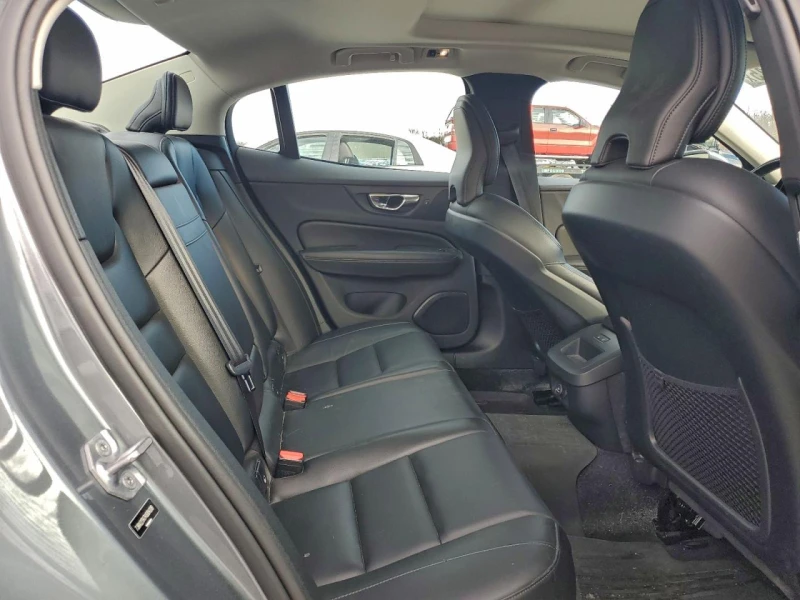 Volvo S60 T6* MOMENTUM* КОЖА* ПОДГРЕВИ* ПАНОРАМА* , снимка 10 - Автомобили и джипове - 53248175