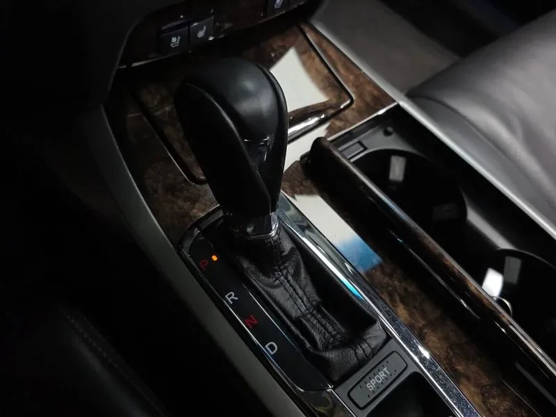 Honda Legend 3.5, снимка 9 - Автомобили и джипове - 56353524