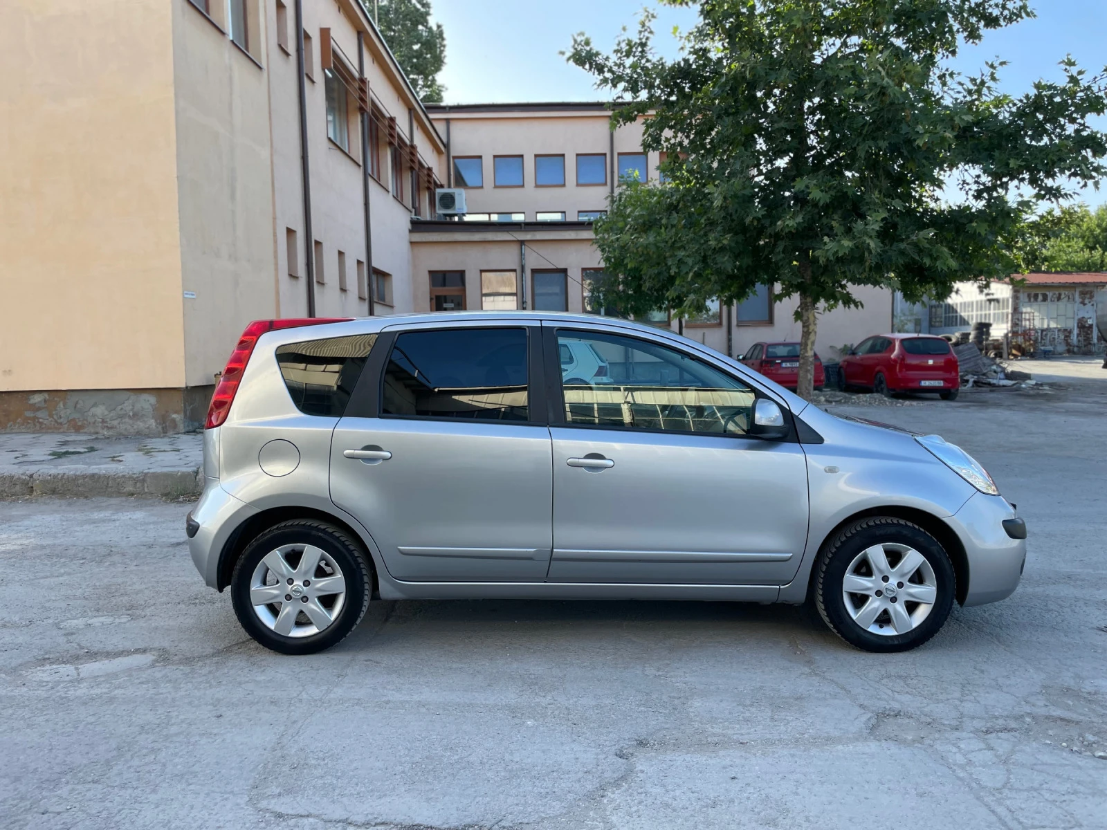 Nissan Note 1.6 Бензин/Автоматик - изображение 7