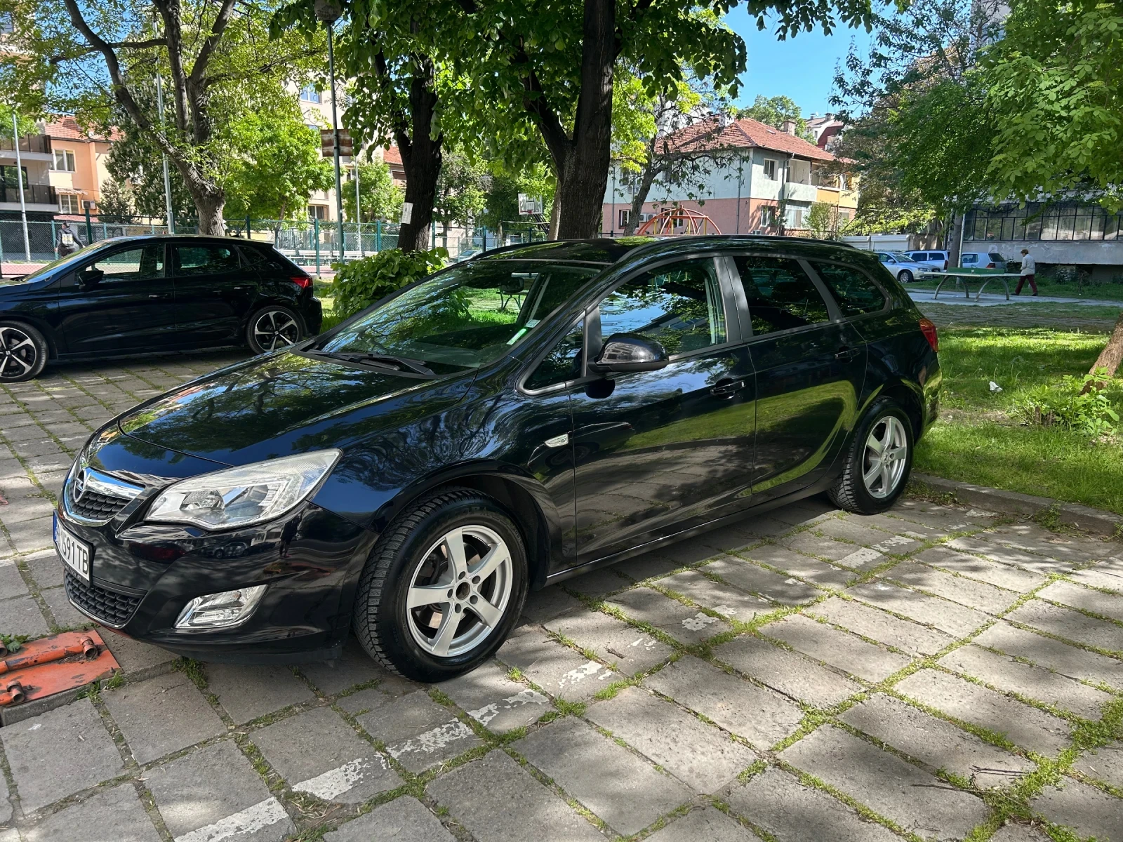 Opel Astra Комби 1, 7 CDTI Спорт Тоурер  - изображение 3