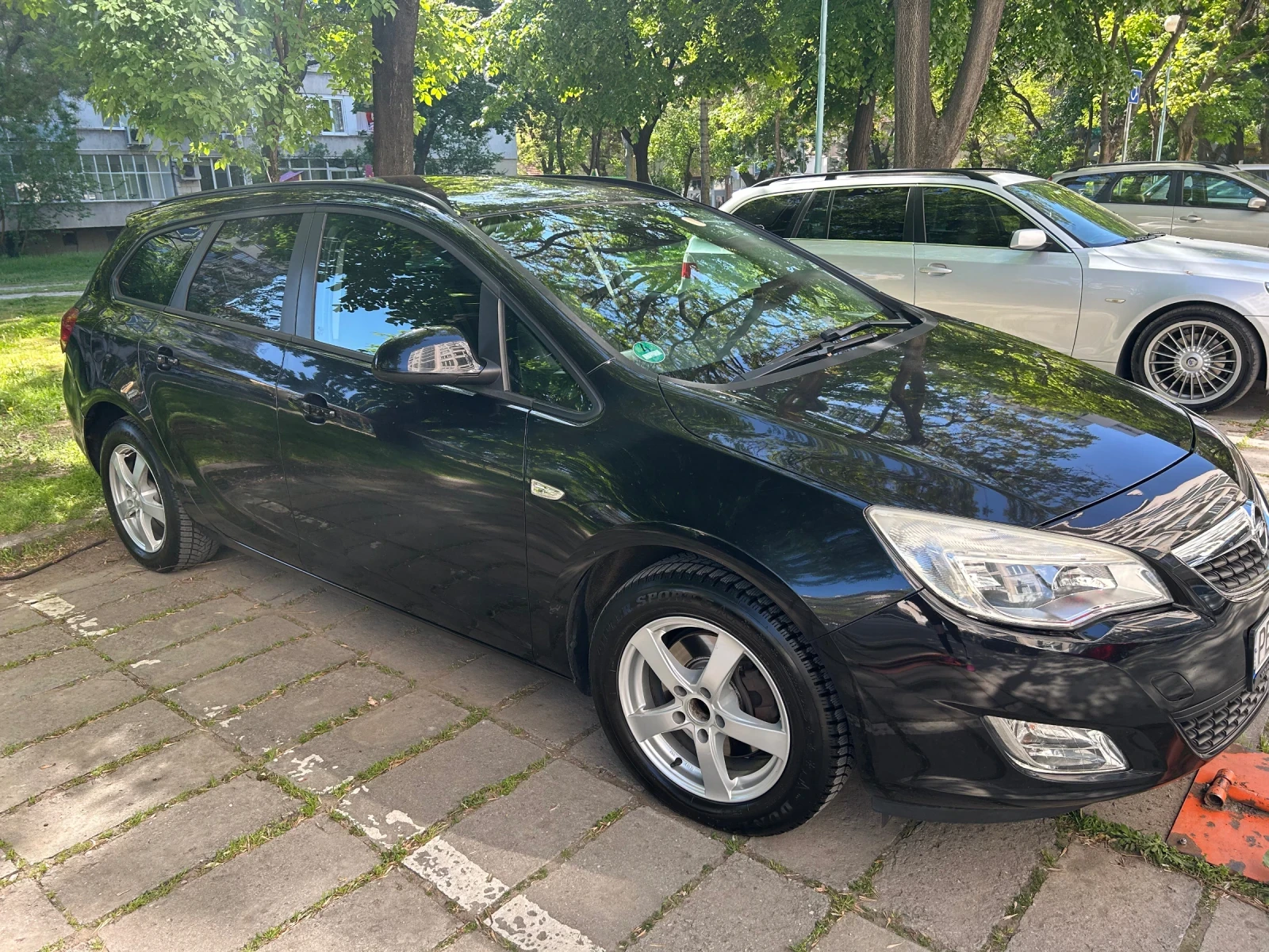 Opel Astra Комби 1, 7 CDTI Спорт Тоурер  - изображение 2