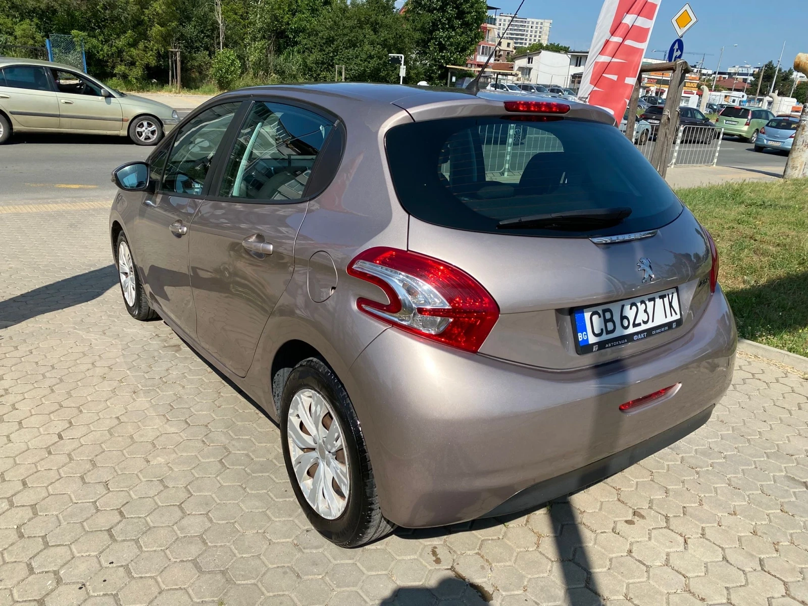 Peugeot 208 1.4i/ГАЗ - изображение 6
